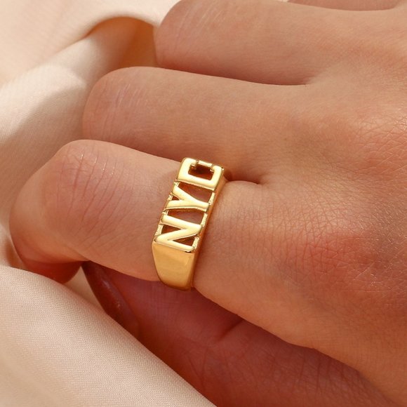 NYC Initial Signet Ring 18K Gold Plated Stainless Steel‎ - Picture 4 of 11